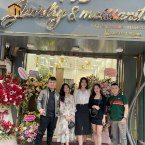 Thi Công Cửa Hàng 08